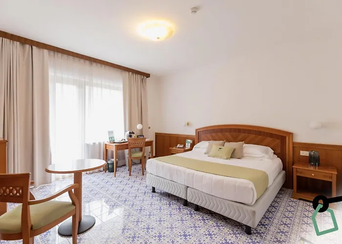 Hotiday Collection - Hotell 4*