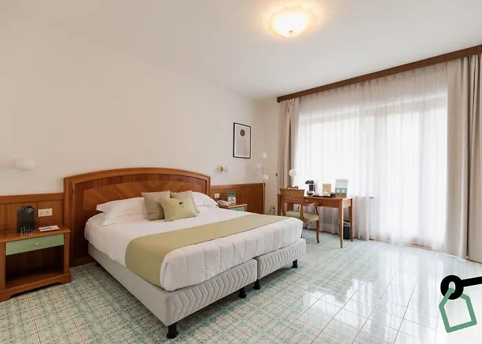 Hotell Hotiday Collection -