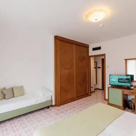 Hotell Hotiday Collection -