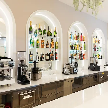 Hotiday Collection - Hotell 4*