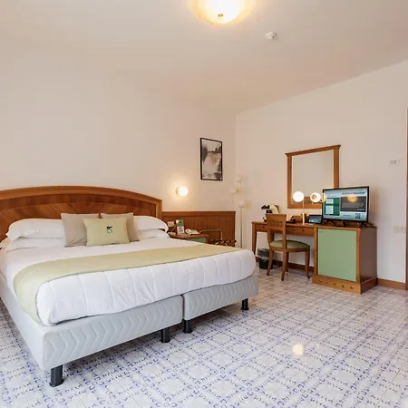 Hotiday Collection - Hotell