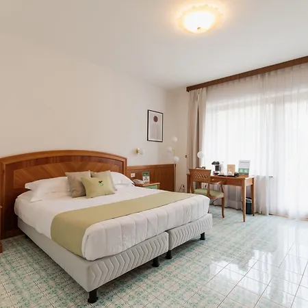 Hotell Hotiday Collection -