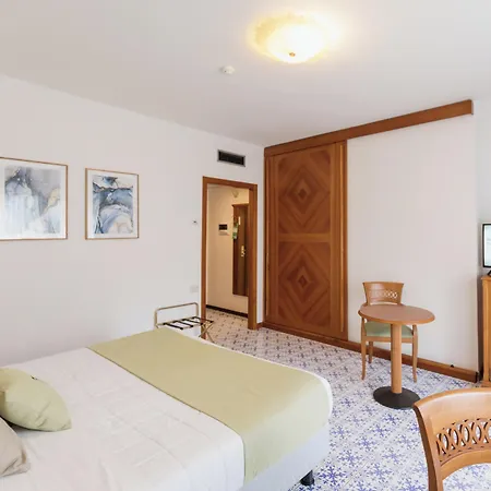 Hotiday Collection - Hotel